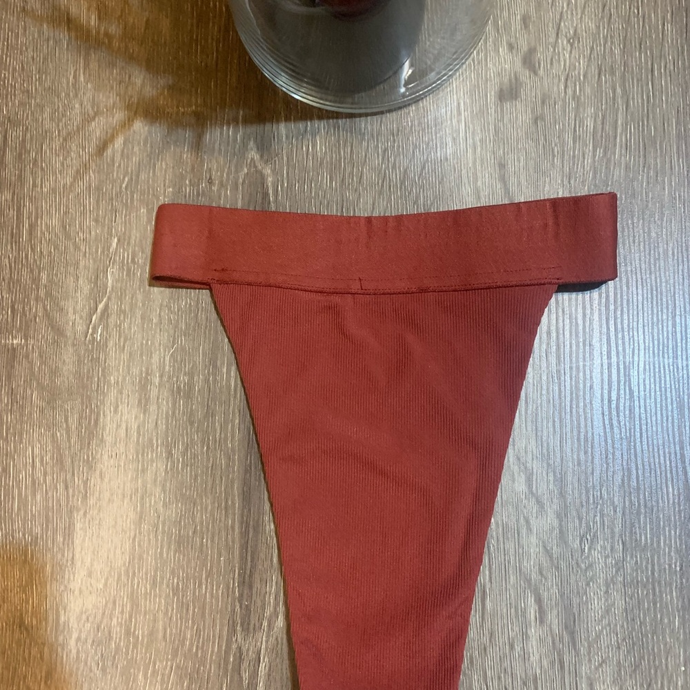 Oh Polly Brick Red Cheeky Ribbed Bikini Bottoms Size XS NWOT - Picture 3 of 4